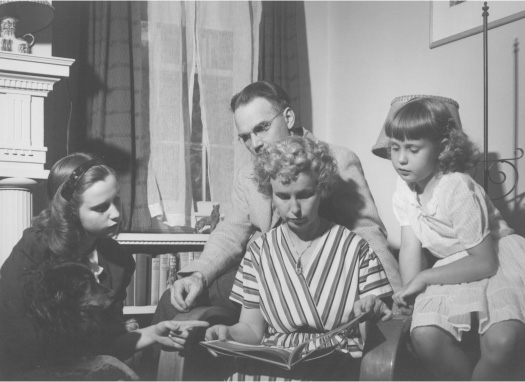 Figure 2: Photo of Lynd and May with daughters Nanda (left) and Robin